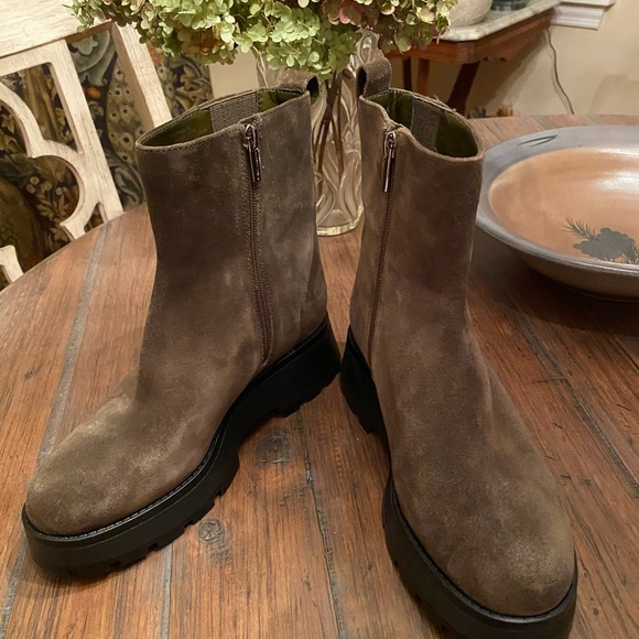 Vince Camuto Green Suede Leather Boots Size 7.5 Zipper Closure NWT - Picture 4 of 8